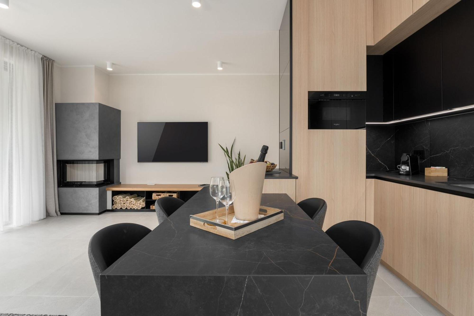 The Q Bliss - Your New 4-Star Hideaway With A Garage Rovigno Esterno foto
