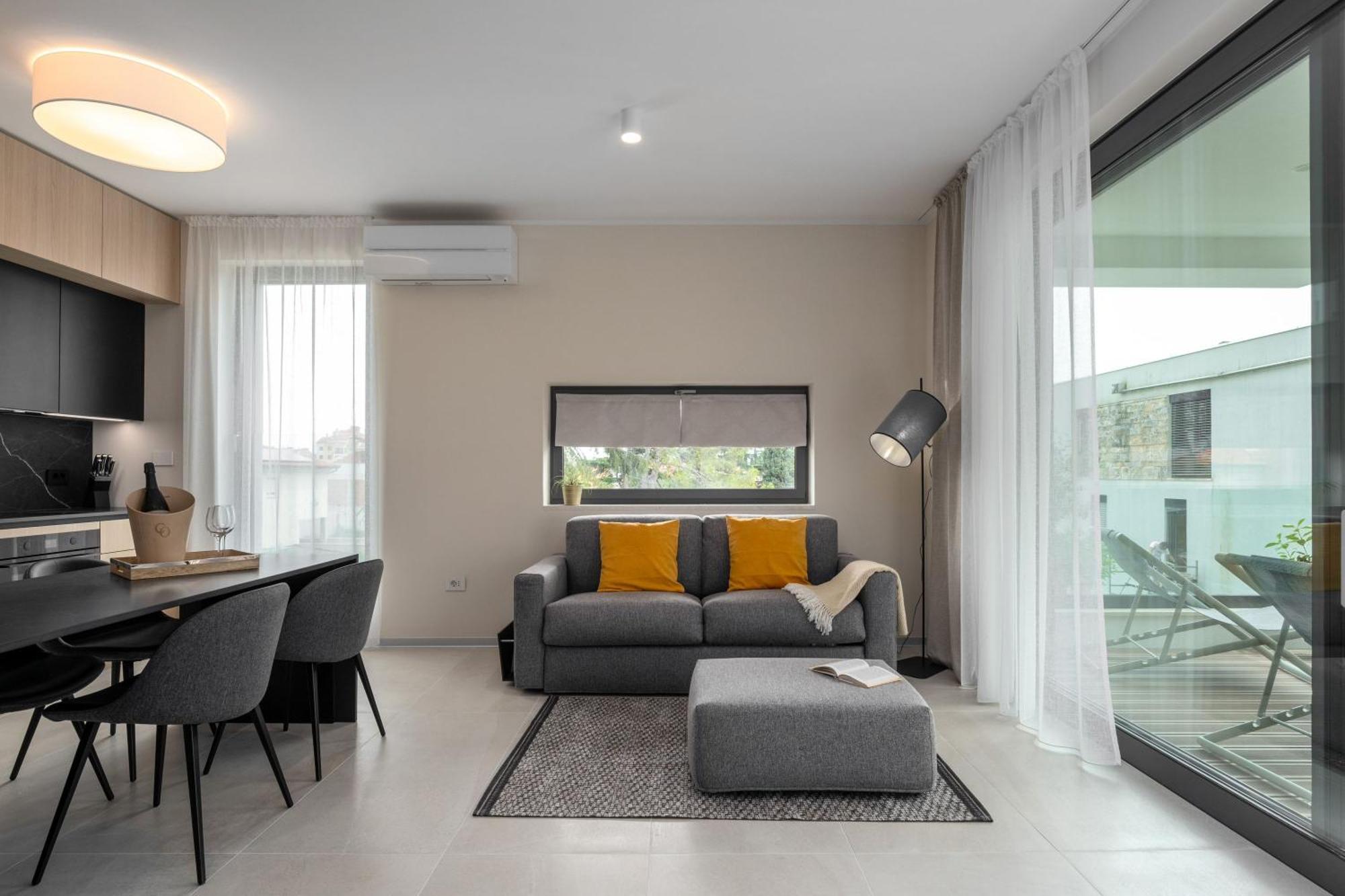 The Q Bliss - Your New 4-Star Hideaway With A Garage Rovigno Esterno foto