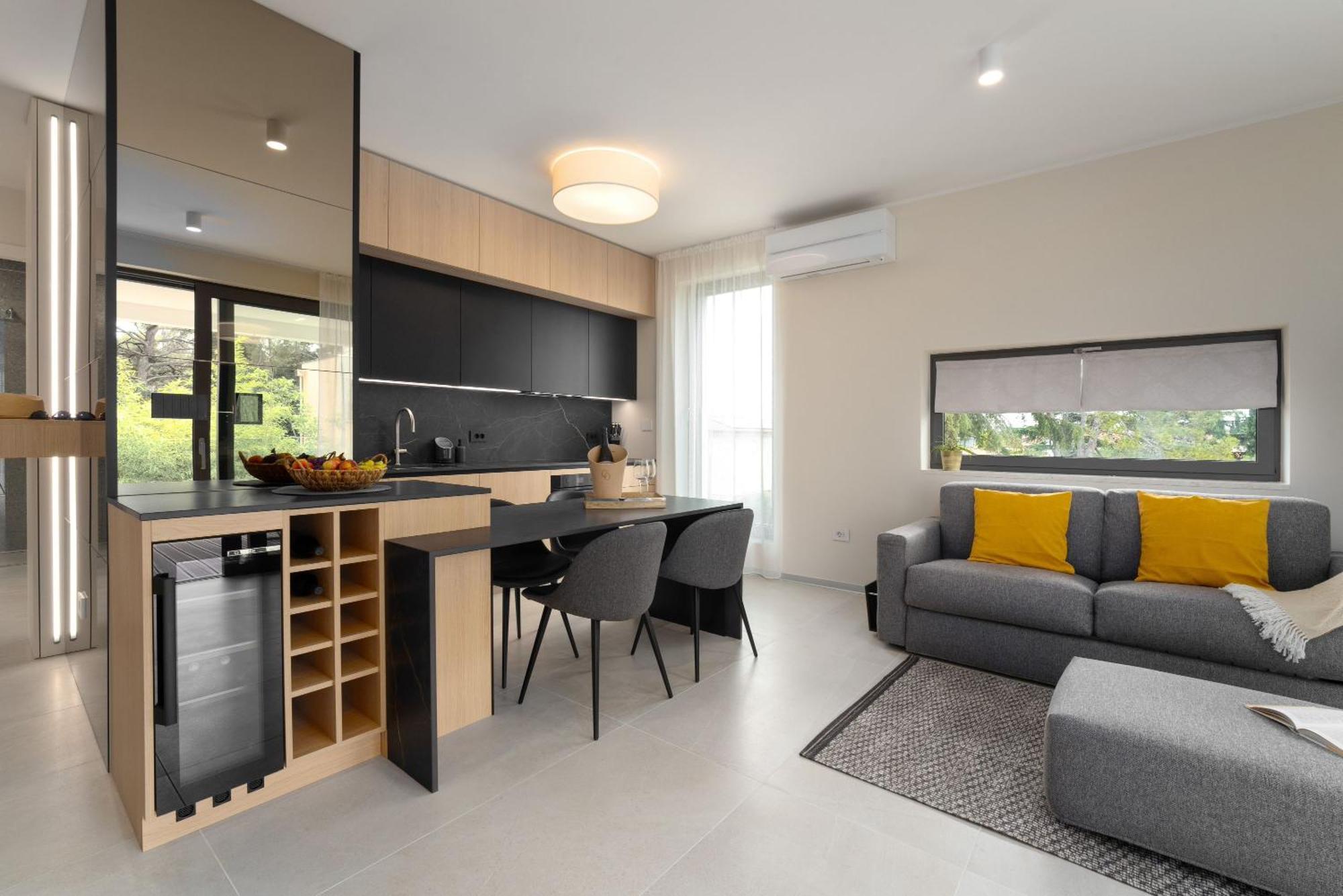 The Q Bliss - Your New 4-Star Hideaway With A Garage Rovigno Esterno foto