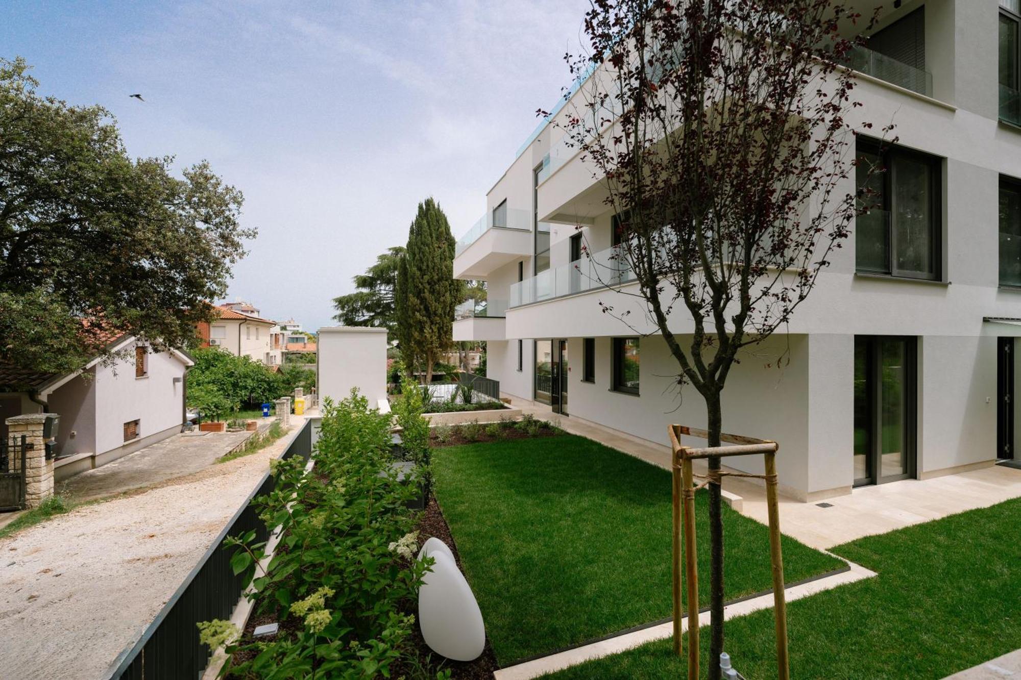 The Q Bliss - Your New 4-Star Hideaway With A Garage Rovigno Esterno foto
