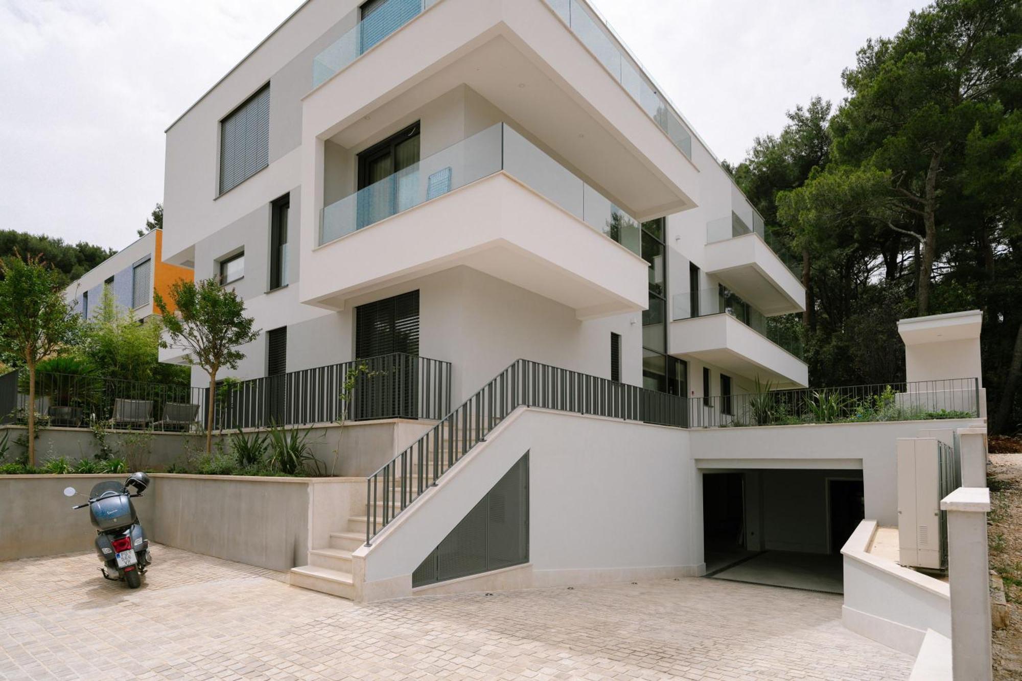 The Q Bliss - Your New 4-Star Hideaway With A Garage Rovigno Esterno foto