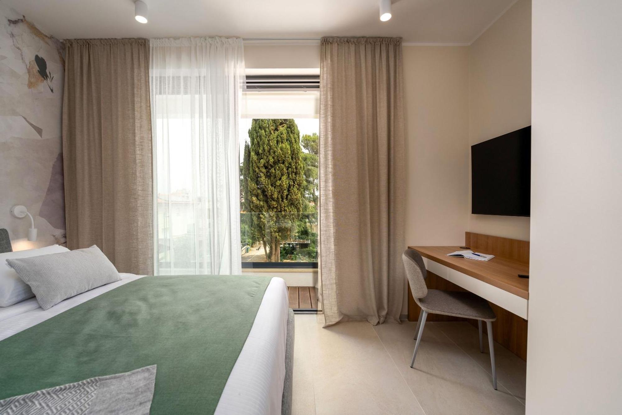 The Q Bliss - Your New 4-Star Hideaway With A Garage Rovigno Esterno foto