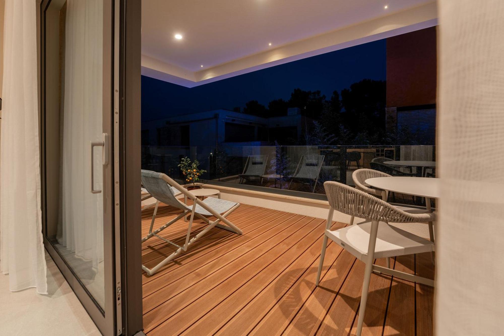 The Q Bliss - Your New 4-Star Hideaway With A Garage Rovigno Esterno foto